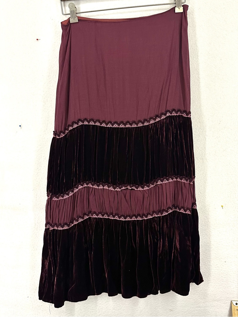 Sharagano Paris Women’s M Burgundy Silk Velvet Tiered Maxi Skirt Made in France